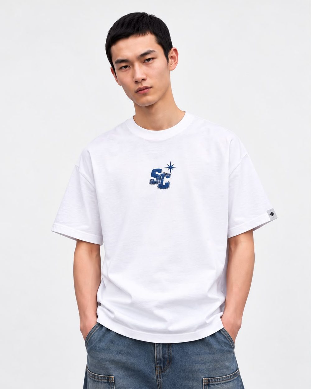 Sea Coast Tee Bianca, indossata davanti